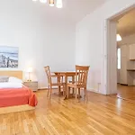 Simple Apartment Near Wiener Stadthalle