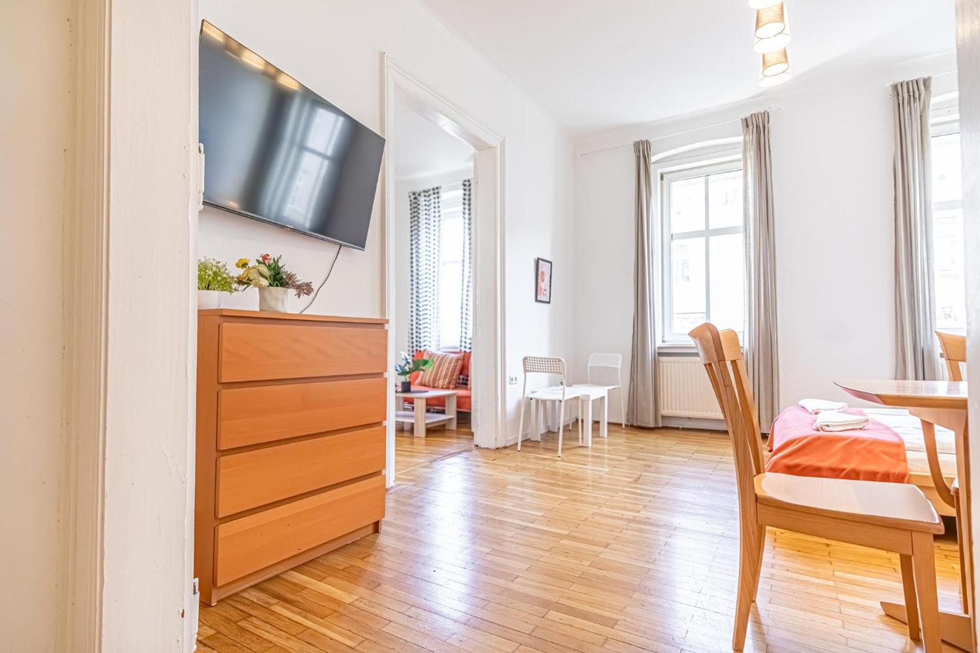 Apartment Simple Near Wiener Stadthalle Vienna