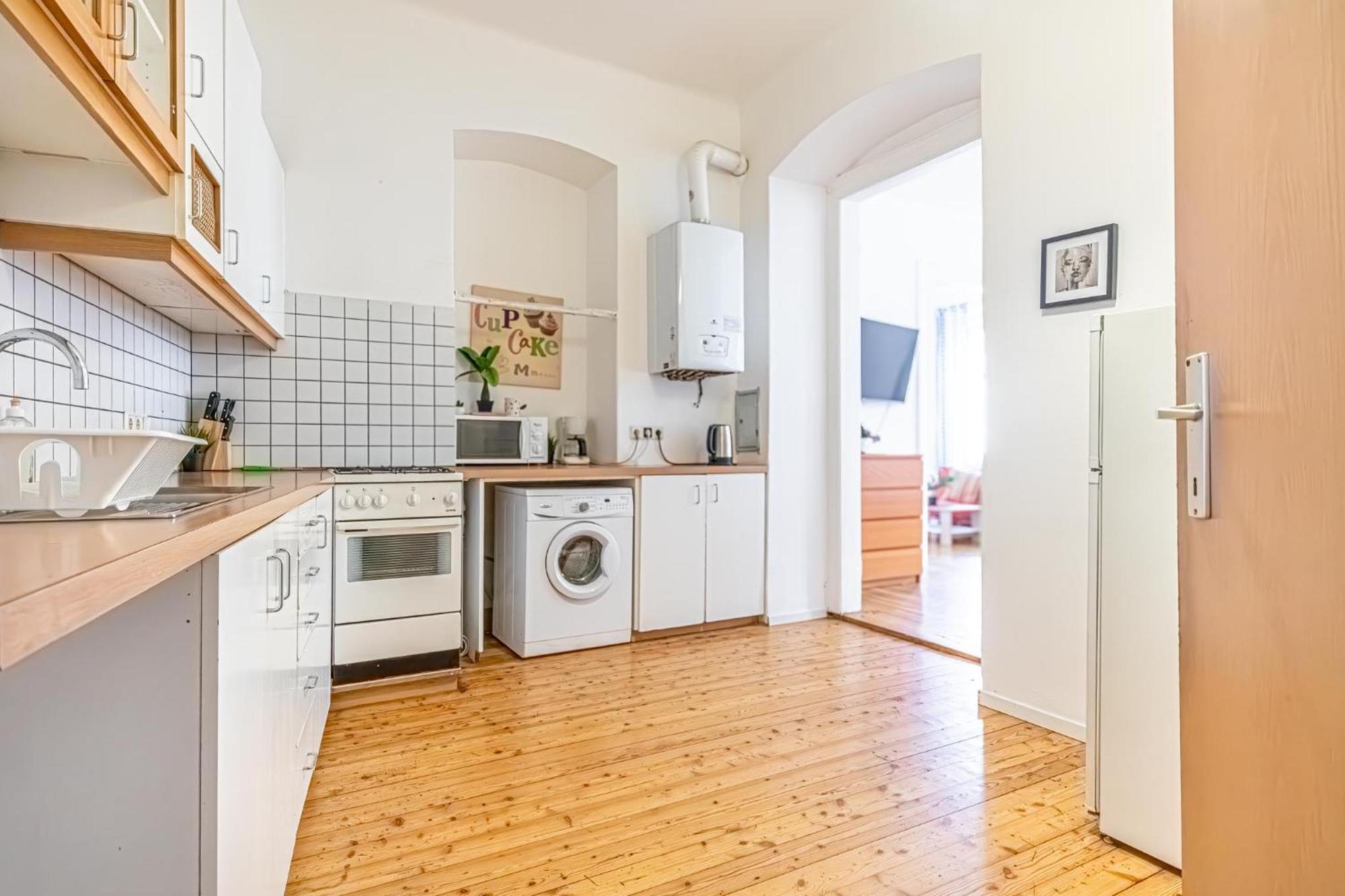 Apartment Simple Near Wiener Stadthalle